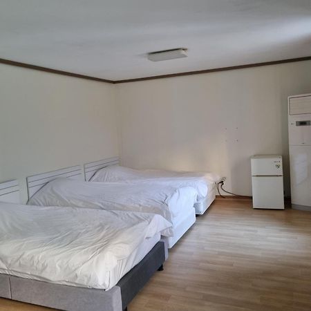 Orasung Motel Чеджу Екстериор снимка