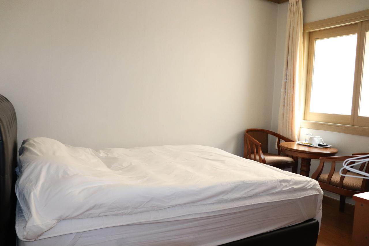Orasung Motel Чеджу Екстериор снимка