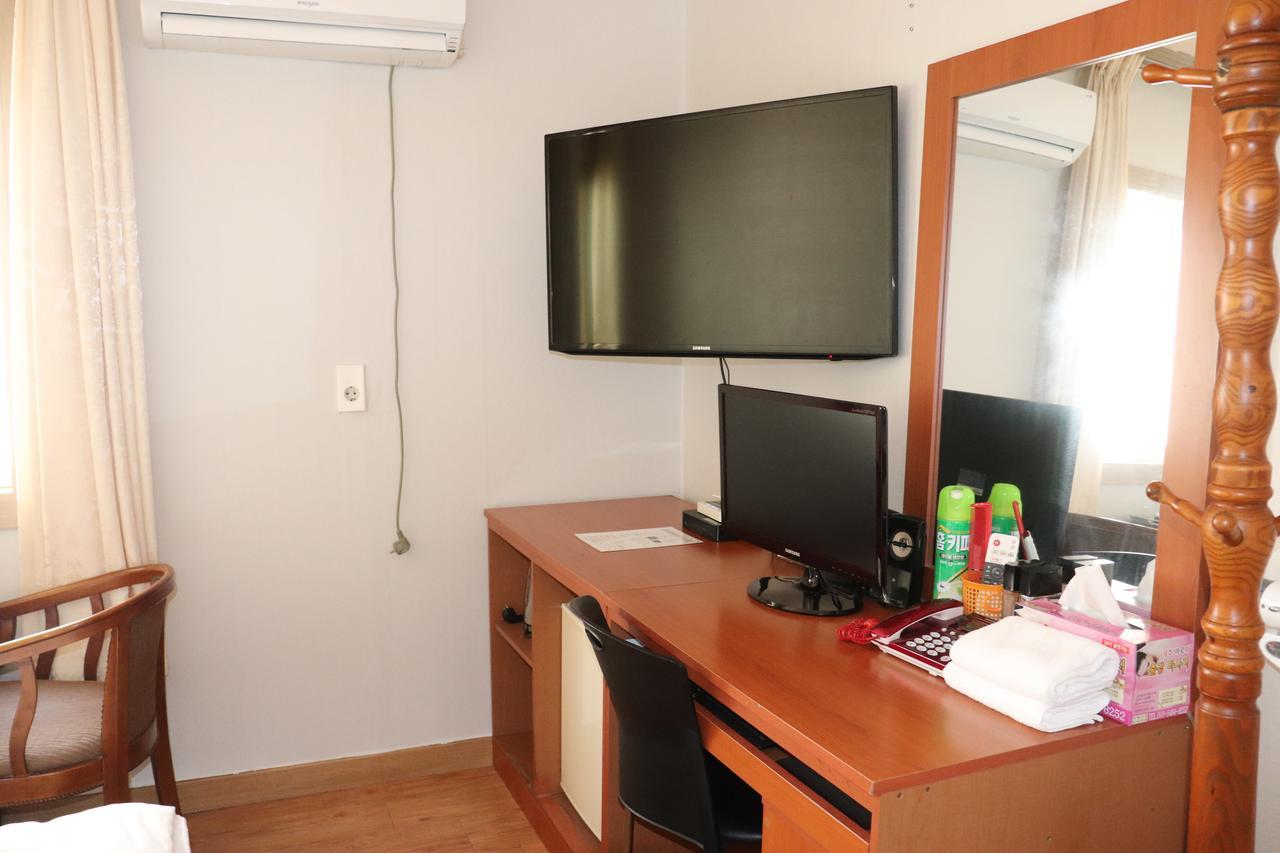 Orasung Motel Чеджу Екстериор снимка