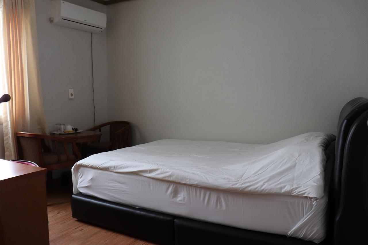 Orasung Motel Чеджу Екстериор снимка